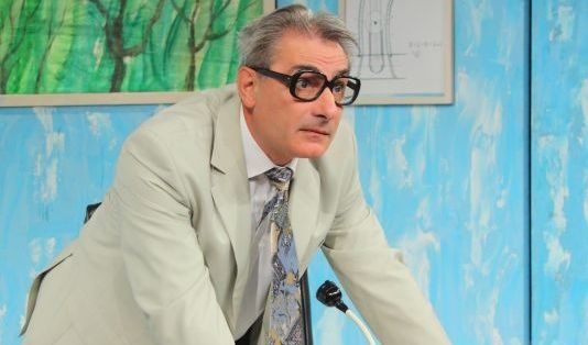 Помощ, жена ми е луда