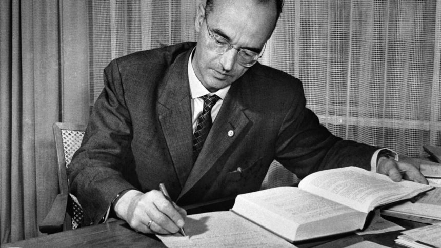 Шпионинът на Сталин, който измами и британците, и американците