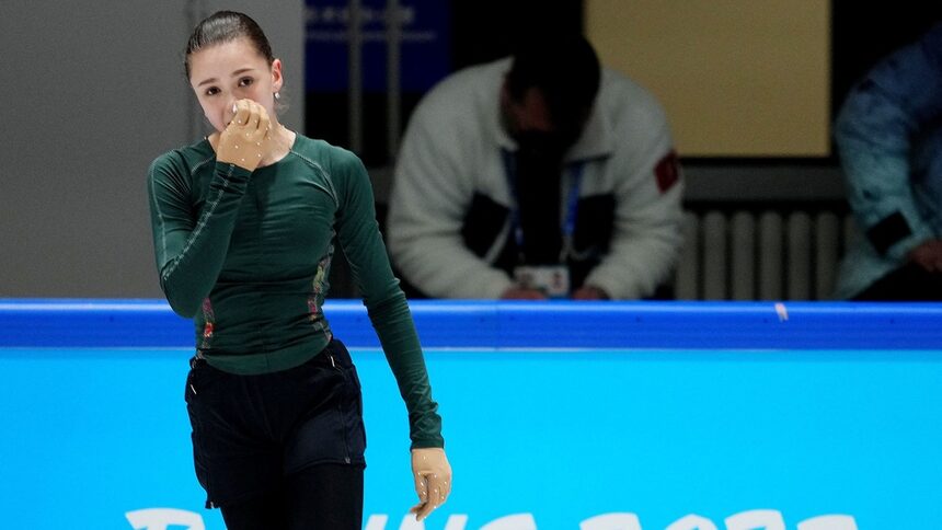 Камила валиева 2022. Камилла валиева 2022. Камилла валиева 2022. Камила валерьевна валиева 2022. Камила валиева фигуристка 2022.