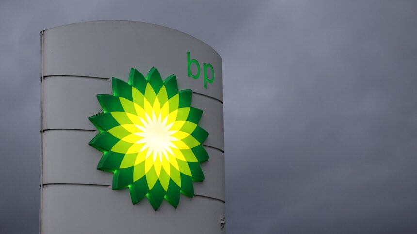 Британската ВР продава дял за милиарди в "Роснефт" заради войната в Украйна - Свят - Дневник