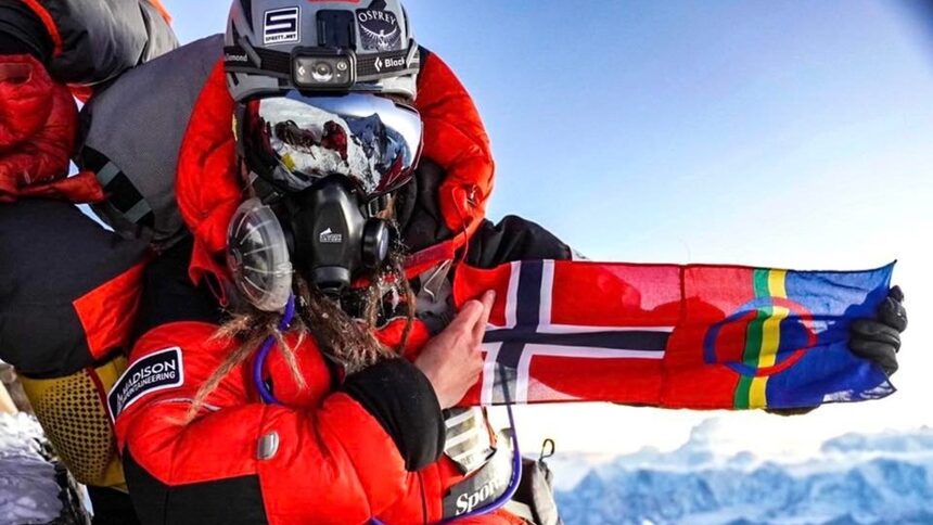 Kvinne som jager Nirmal Purja-rekorder klatrer to åtte tusen på 9 timer
