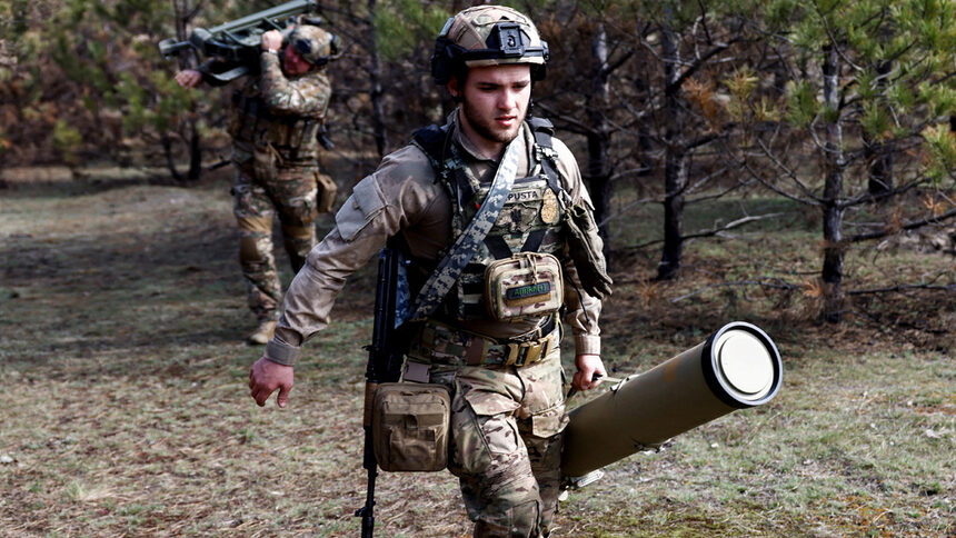 Ukrainas plan for millionskaller har blitt forsinket av stridigheter om hvem som skal få pengene