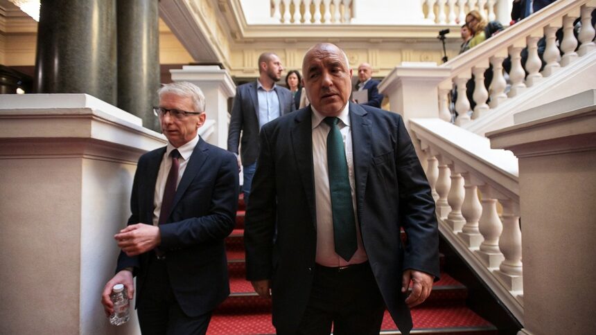  Николай Денков и водачът на ГЕРБ Бойко Борисов 