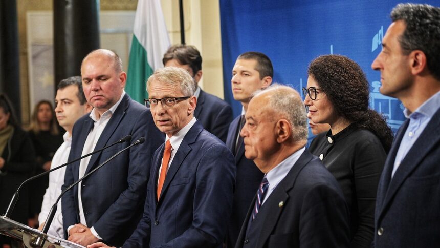  Кабинетът ще има шест целта, при несъблюдение Денков ще подаде оставка 