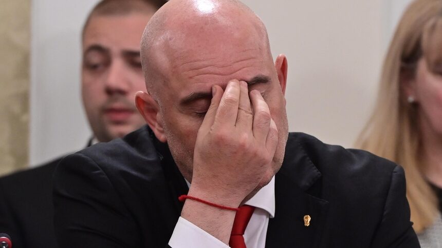  Заседанието на 8 юни бе фокусирано върху изясняване на прочувственото положение, в което е бил Гешев по време на конференцията, на която скъса оставката си 