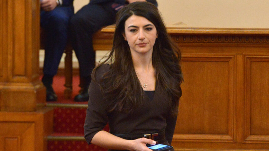 Лена Бориславова: ГЕРБ се готви утре да внесе в парламента избор на ...