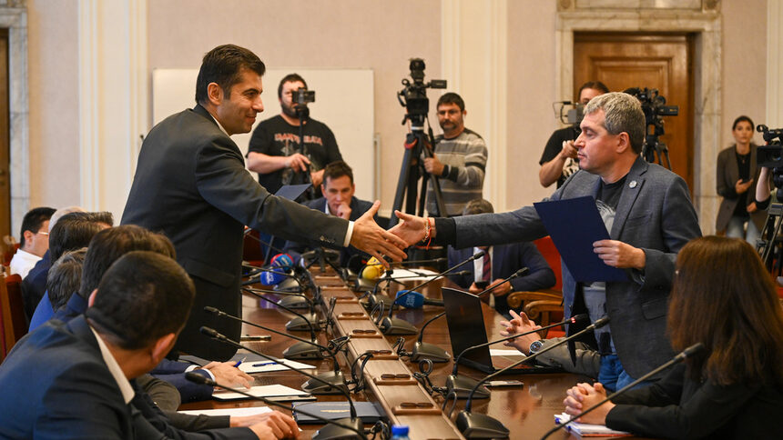 Кирил Петков и Тошко Йорданов разменят декларациите си в края на срещата