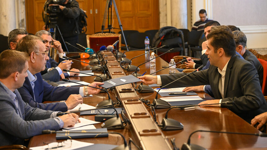 Декларацията за санитарен кордон около Пеевски получи подкрепата на АПС