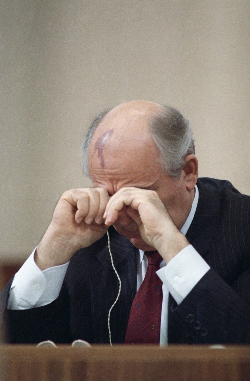 Юни, 1989 г - по време на поредното от многобройните заседания на новия съветски парламент