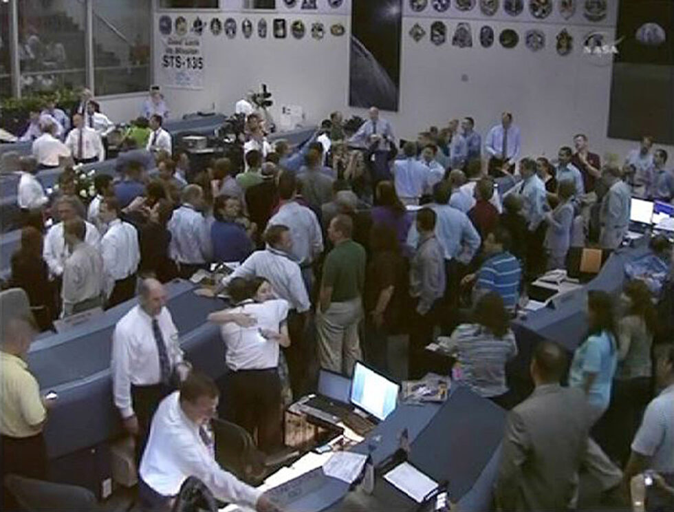 След последната катастрофа през 2003г. разследващата косимия препоръча тези кораби да се пенсионират след като приключи построяването на орбиталната Международна космическа станция.