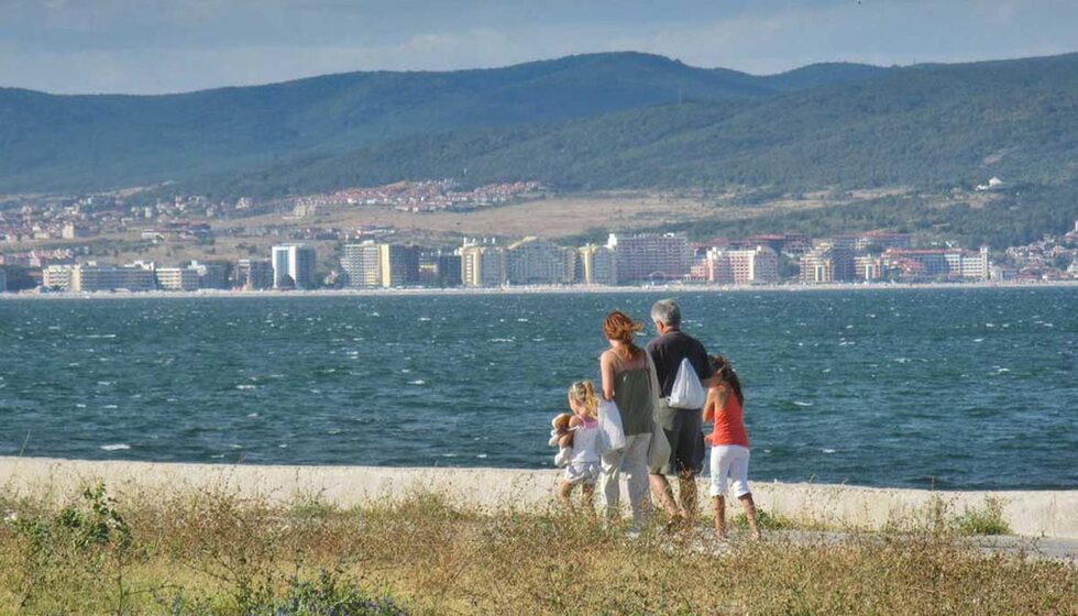 Крайбрежната алея предлага незабравима гледка към Слънчев бряг. Несравнимо е!!!