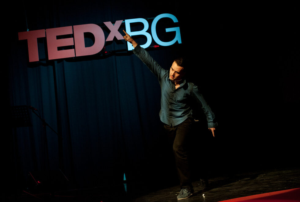 Златин Цветков 3.<br /><br />В друг <a href="http://chrisgeorgiev.com/2012/01/tedxbg-2012/" target="_blank">блог Крис Георгиев прави своята равносметка</a> за TEDxBG: "Промяната започва от мен и от днес. Днес се постарах да не хейтя много, да гледам позитивно и да се опитам да опозная хората. Така е по-добре."
