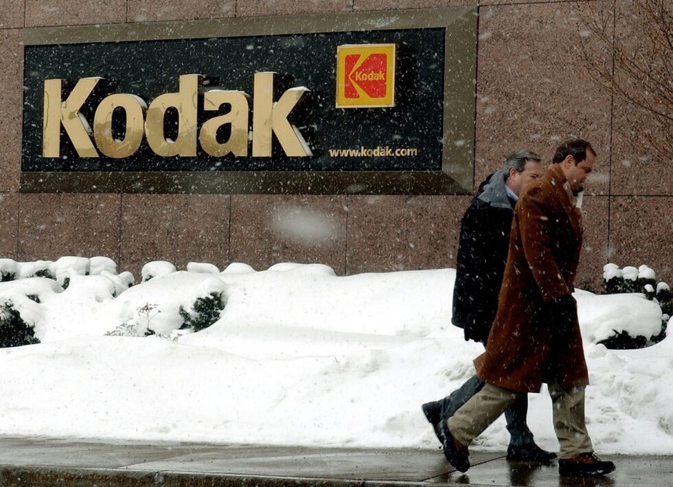 След години на свиващи се продажби емблематичната фотокомпания Eastman Kodak Co поиска защита от кредитори от съд в Ню Йорк в четвъртък, съобщи Ройтерс.