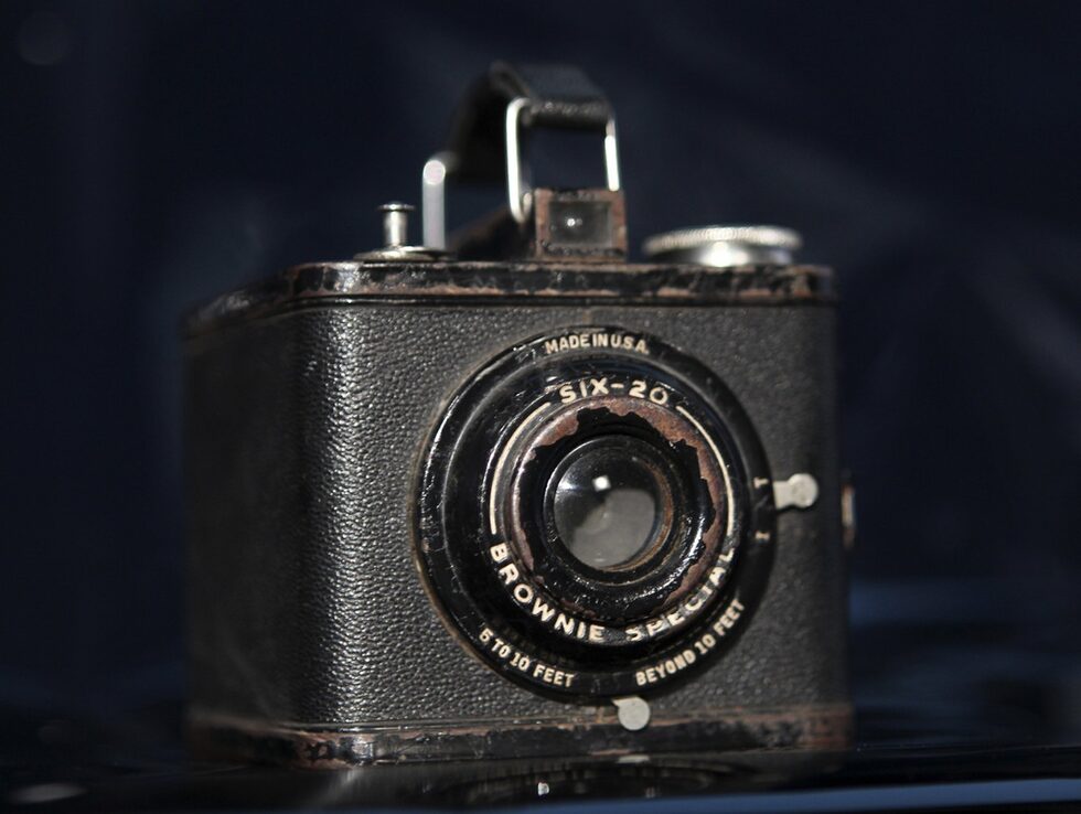 Един от най -успешните фотоапарати на Kodak - Brownie Special Six-20, произвеждани около 1938-1942 г.