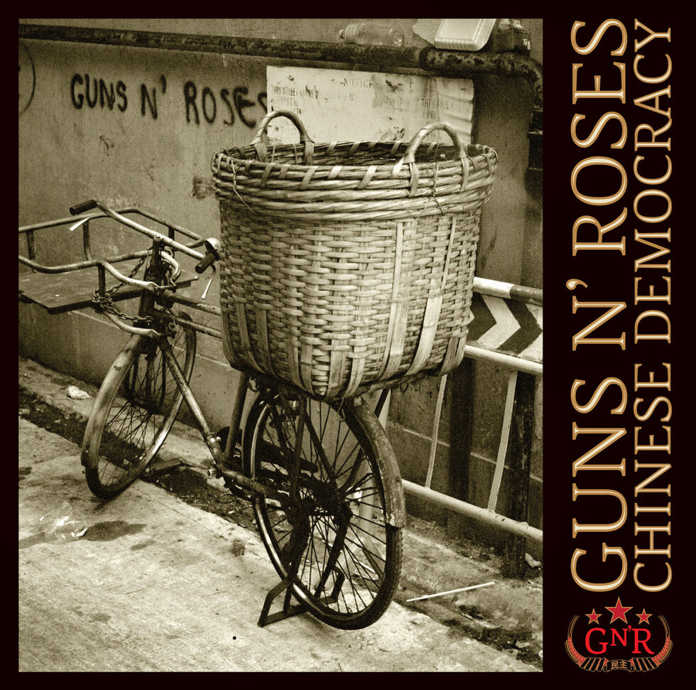 Албумът Chinese democracy се появи през 2008 г. - 15 години след последния Spaghetti incident. Той беше посрещнат със смесени реакции от фенове и критици. Звученето му определено е много по-различно от това на Use your illusion и Appetite for destruction, но пък и годината не е нито 1987 г., нито 1991 г.<br />Настоящият състав на групата e следният: Аксел Роуз, Диджей Ашба – китара, Томи Стинсън – бас китара и беквокал, Дизи Рийд – кийборд, пиано, синтезатор и беквокал, Рон "Бълбълфут" Тал – китара, Крис Питман – кийборд и беквокал, Ричард Фортъс – китара, и Франк Ферер – барабани и перкусии.