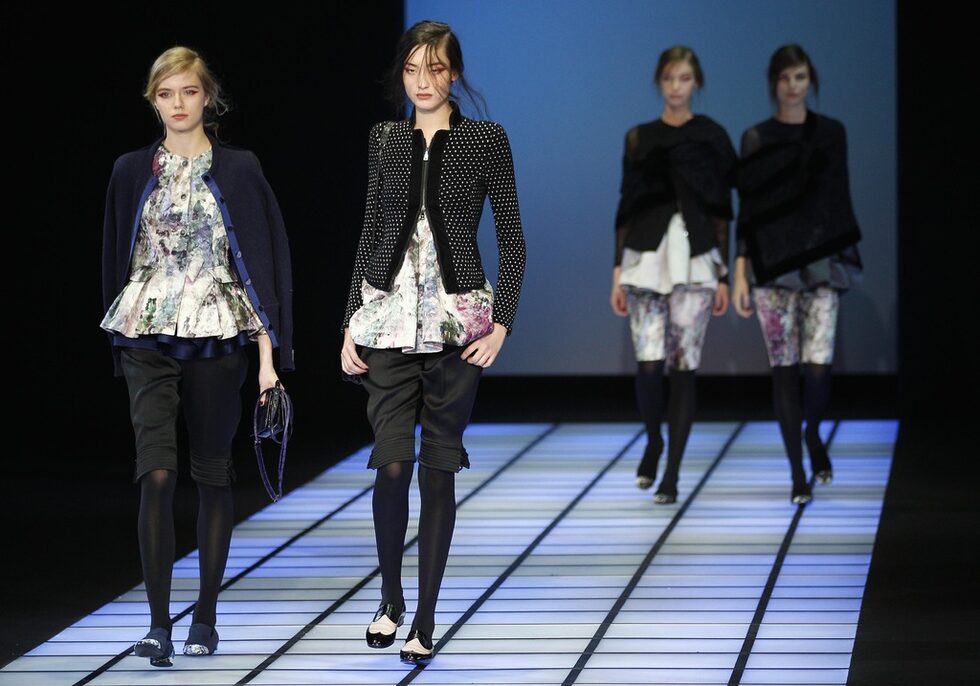 Модели на Emporio Armani.
