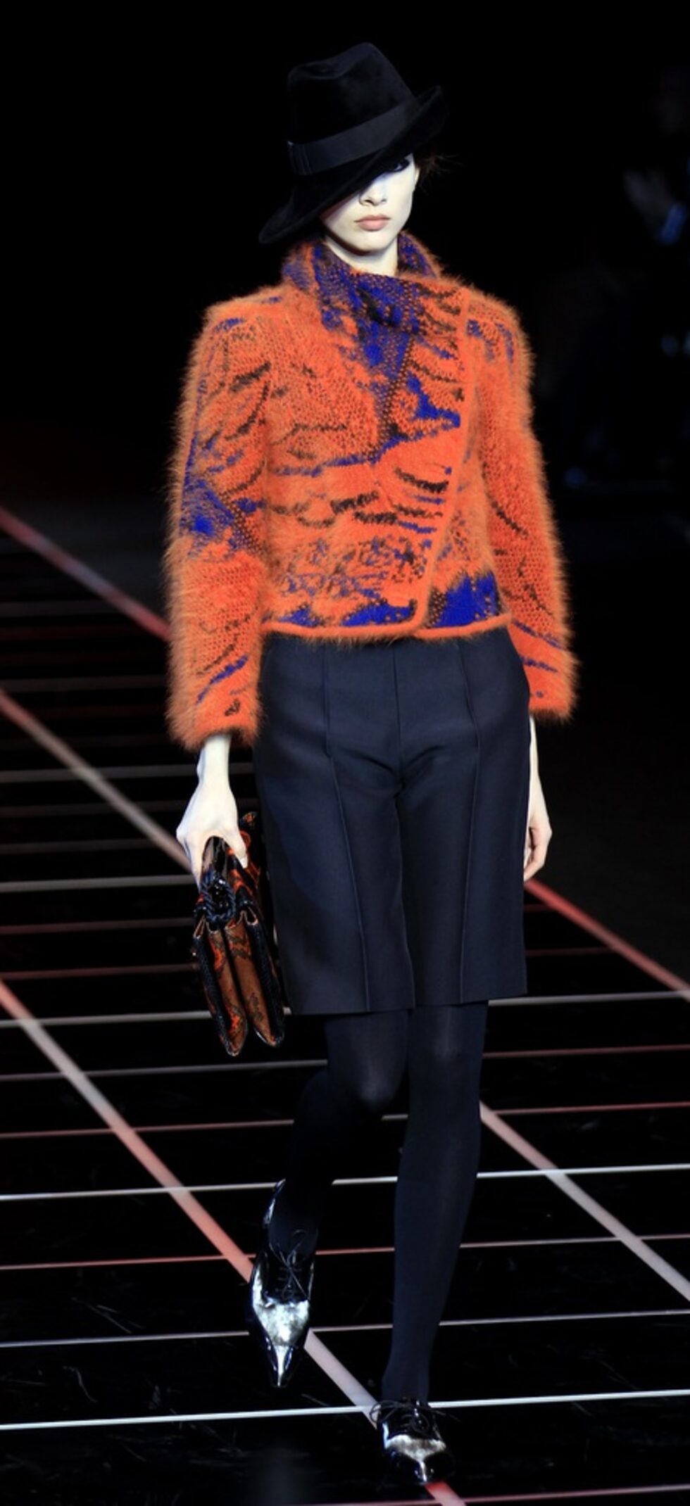 Модел на Giorgio Armani.