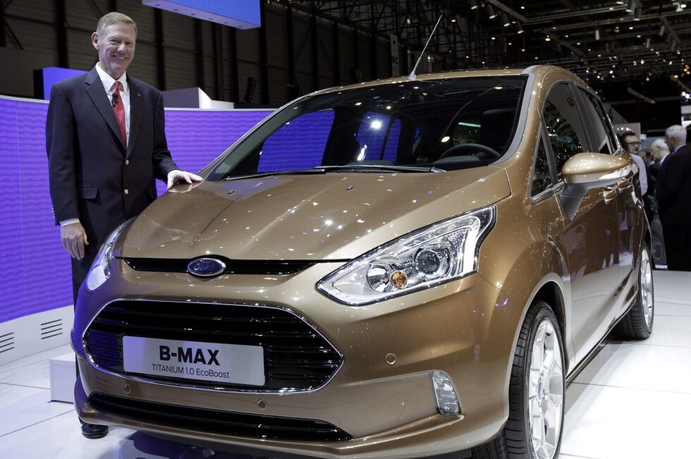 Сред световните премиери е <a href="http://www.dnevnik.bg/skorost/2012/02/02/1758135_ford_v-max_e_gotov_za_jeneva/">"Форд В-Макс"</a>. Моделът се отличава с липсата на централна колона в купето, което заедно с плъзгащите се задни врати, улеснява достъпа до салона. В автомобила се монтират и новите мотори на "Форд" от генерацията "Екобууст". Те дават нисък разход на гориво при добри динамични качества