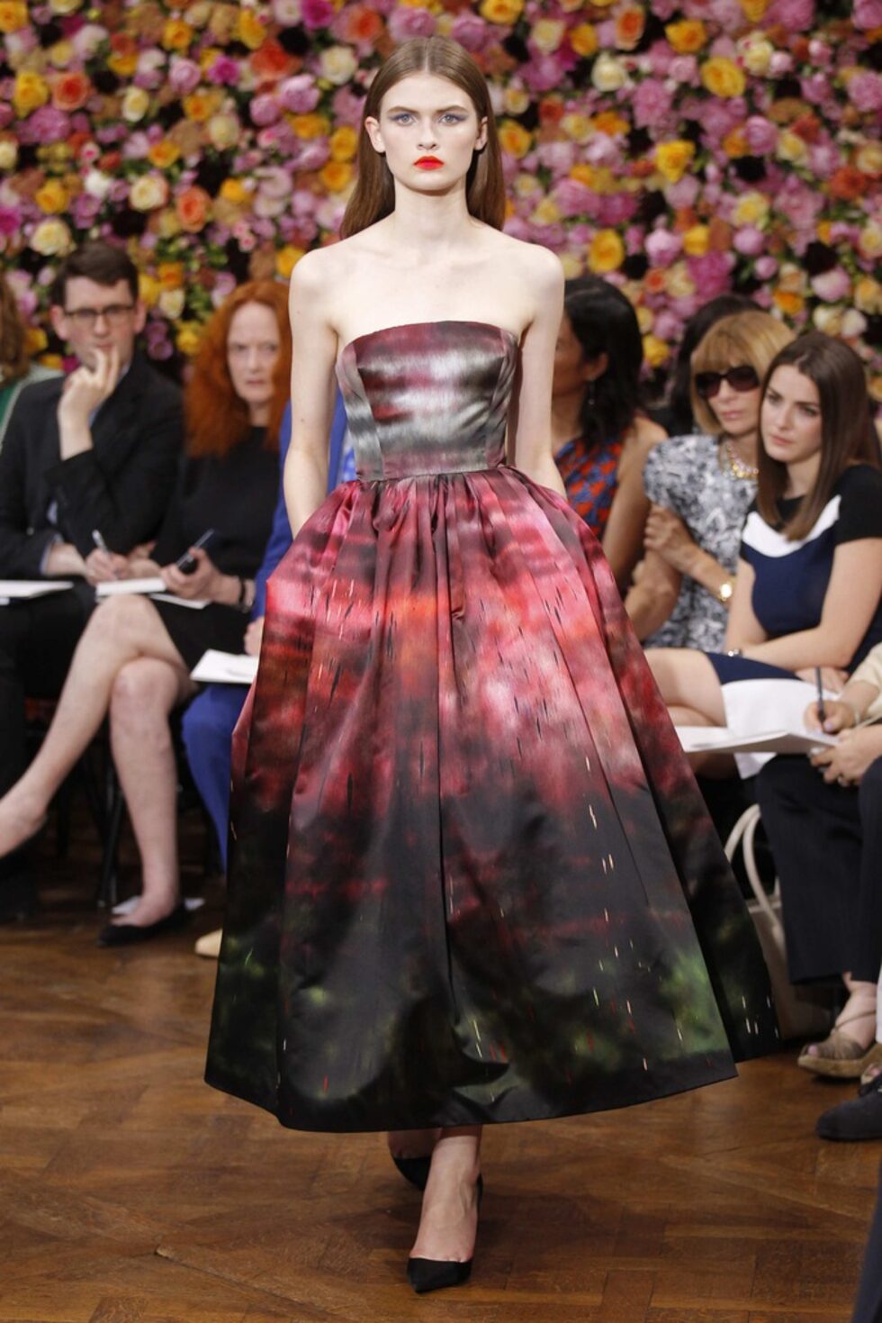 Модел от колекцията на Раф Симон за Dior.