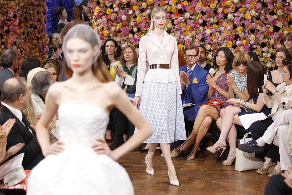 Модел от колекцията на Раф Симон за Dior.