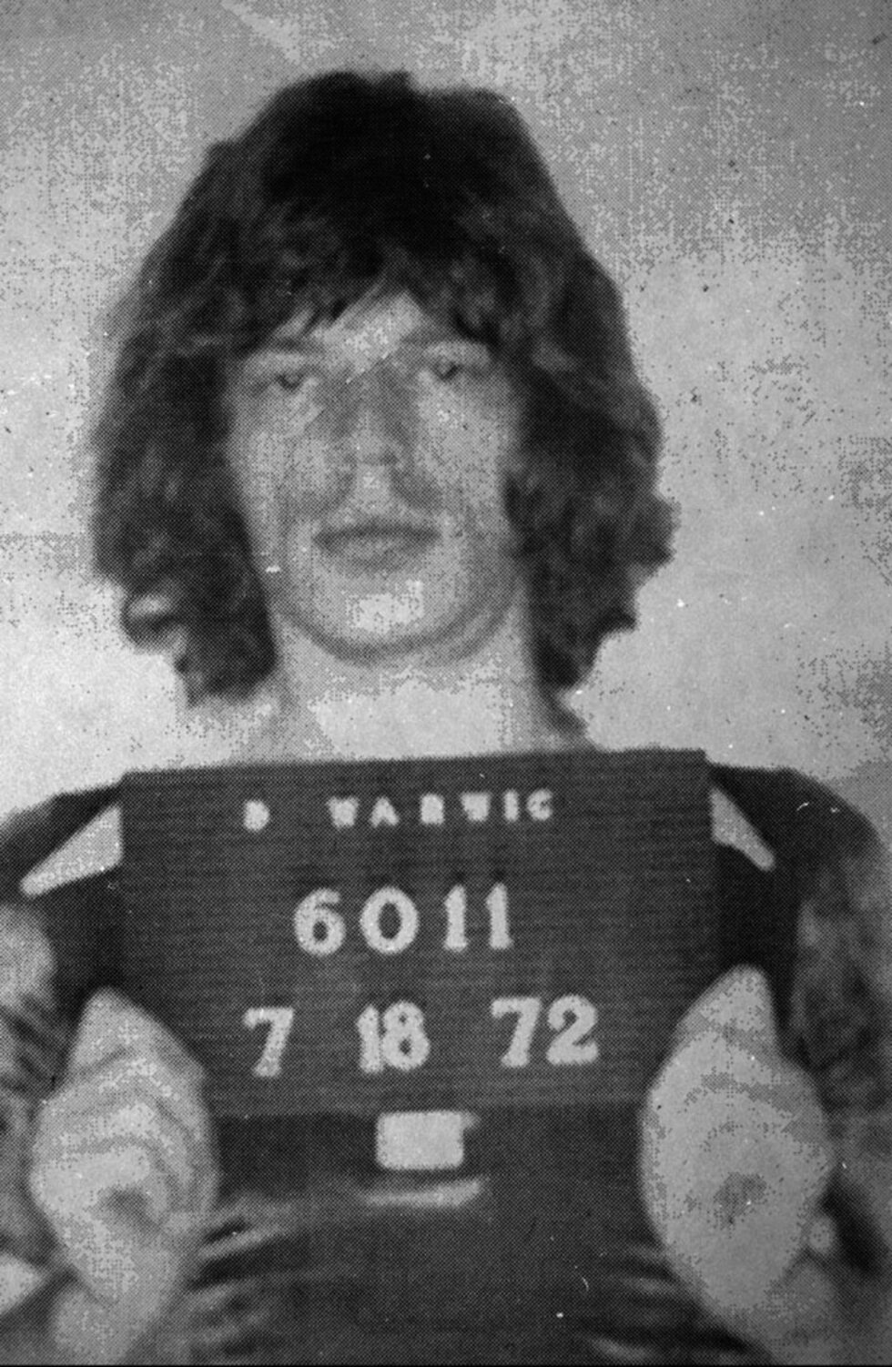 Мик Джагър е арестуван през 1972 г. за обида на полицай. Други негови арести в този период са заради притежание на марихуана