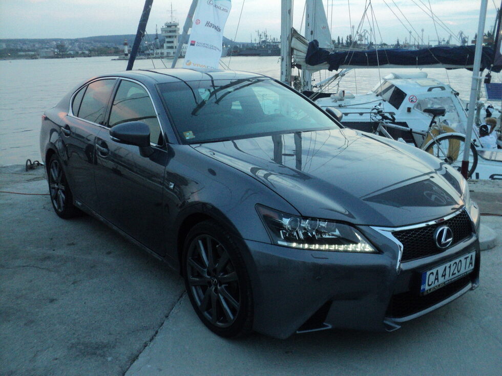 По време на регатата LEXUS организира <a href="http://www.dnevnik.bg/skorost/2012/08/13/1886912_novite_leksus_gs_i_rx_napraviha_iahten_debjut_u_nas/" target="_blank">две премиери за България</a> - на новите Lexus GS 450h и Lexus RX 450h.<br /><br />