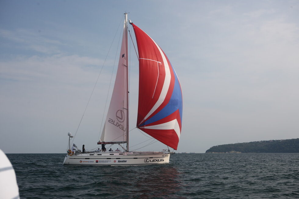 На 14 август регатата "Cor Caroli - Bavaria Yachts, powered by LEXUS" приключи след 18 мили морски преход между Балчик и Варна.