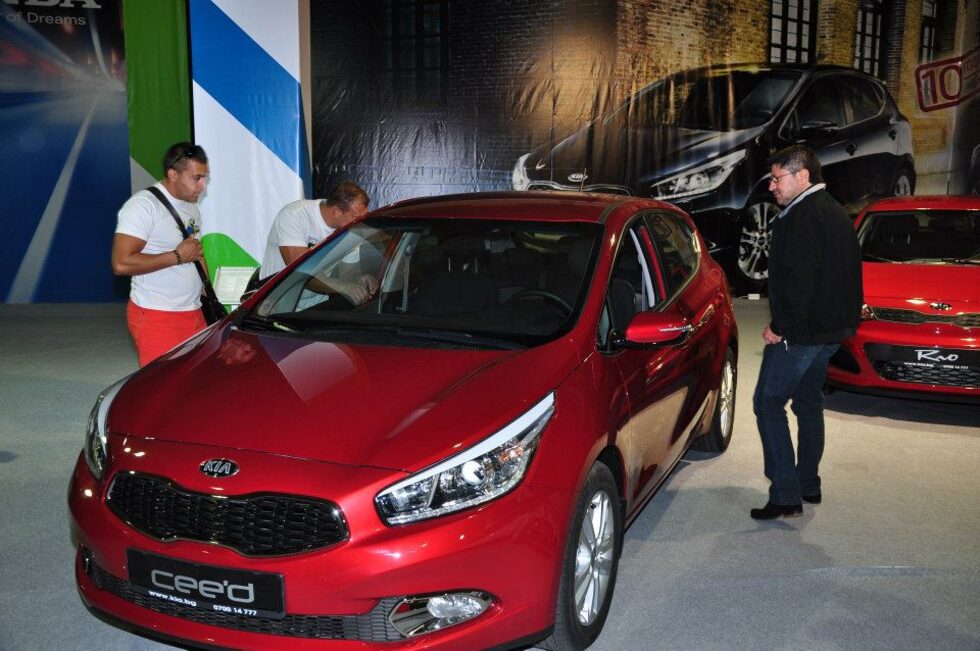 Премиерата си направи и Kia Cee’d комби
