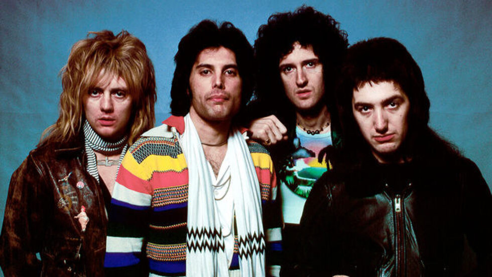 "Queen: Дните от живота ни" е Eпичен пълнометражен документален филм, който разказва историята на легендарната британска рок група Queen. Започва с ранните години в колежа и свиренето с Mott the Hoople под името Smile. Историята на групата в края на краищата води до небивал успех, възхищение, уважение и пълни стадиони заради класическите им хитове като We Are the Champions, Bohemian Rhapsody, Under Pressure и други.<br />
<br />
Прожекции:<br />
02.11. Дом на киното - 20:15<br />
04.11. Люмиер - 20:15<br />
01.11. Софиялайвклуб - 20:00