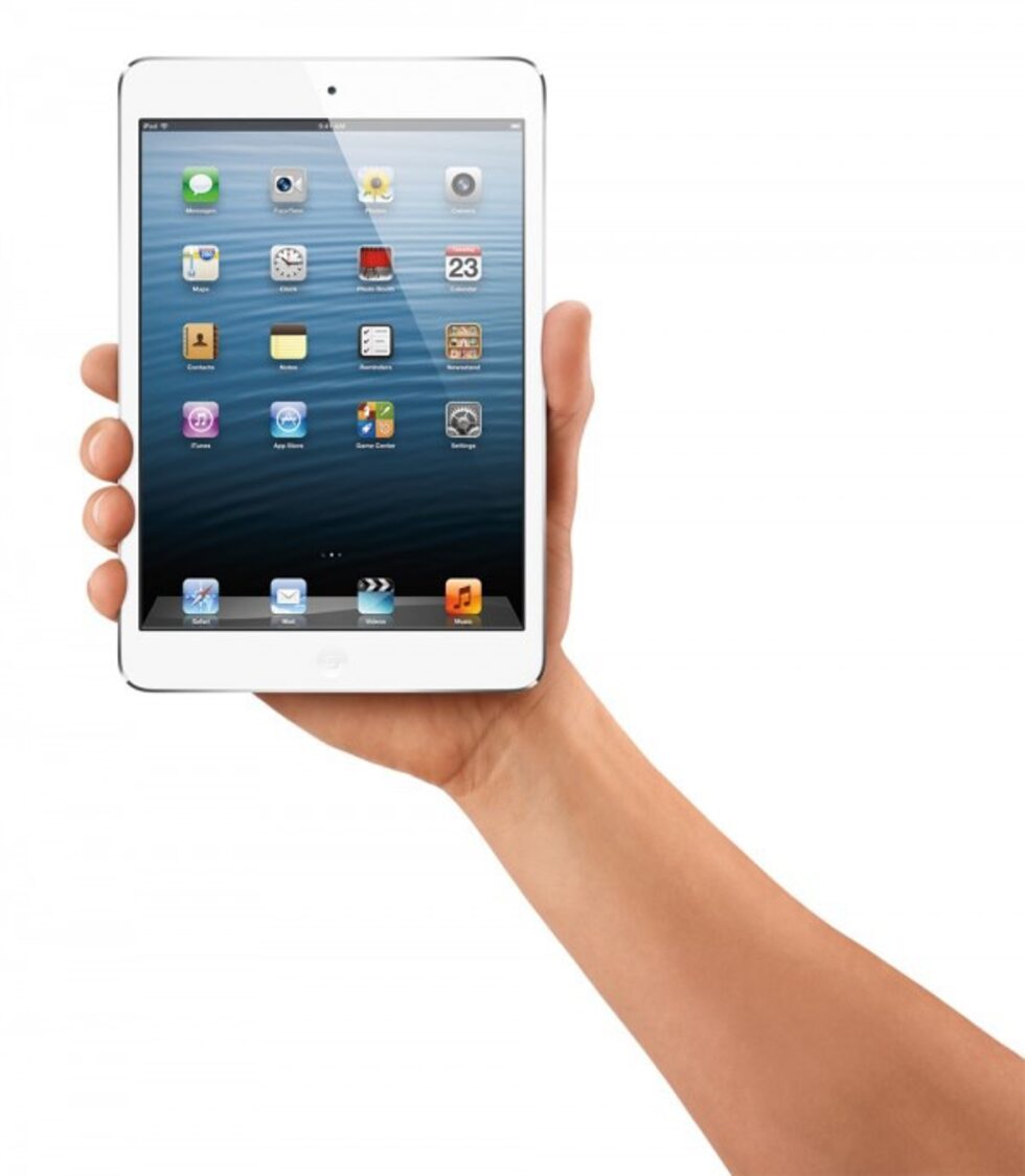 iPad Mini на Apple. Стив Джобс бе категоричен, че няма смисъл от пазара на малки таблети и компанията му няма да се занимава с този сегмент. Оказа се, че той е сбъркал, след като евтините предложения на Google и Amazon привлякоха доста потребители. Толкова много, че Apple се принуди да забрави думите на Джобс и стремглаво навлезе в сегмента с iPad Mini. Въпреки че беше посрещнат сравнително спокойно от медии и анализатори, таблетът постепенно придоби популярност сред купувачите. До степен, в която се появиха притеснения, че той започва да пречи на по-големия си събрат – нормалния iPad.