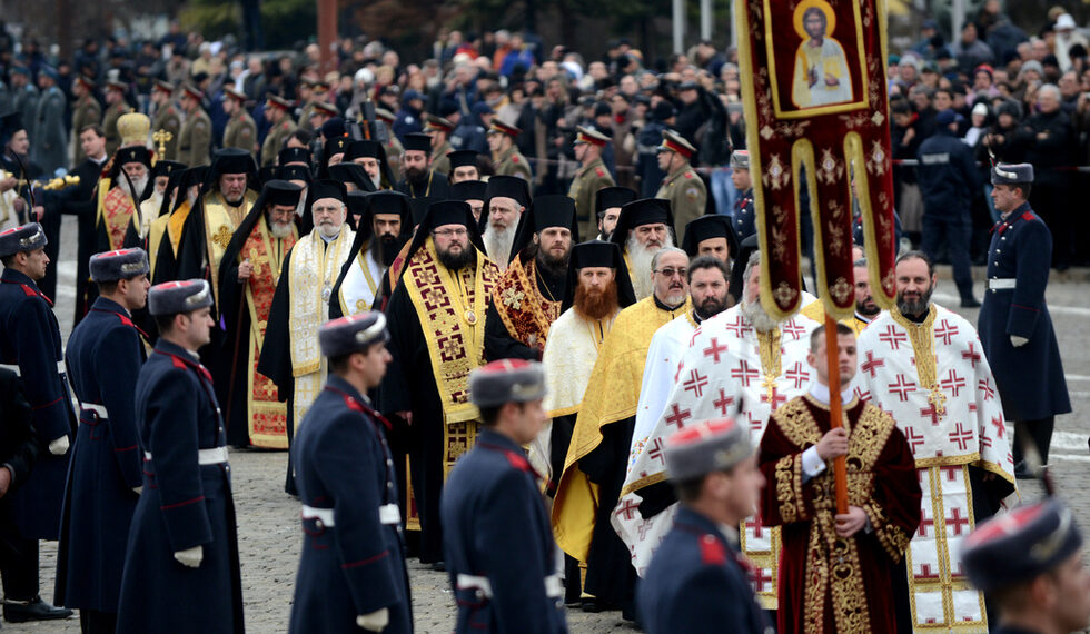 Неофит получи 90 гласа, Гавриил - 47 и една бюлетина е била невалидна. Третият в надпреварата - Старозагорският митрополит Галактион, получи най-малко гласове и отпадна на първия тур. Той отсъстваше от църковно-изборния събор поради болест.