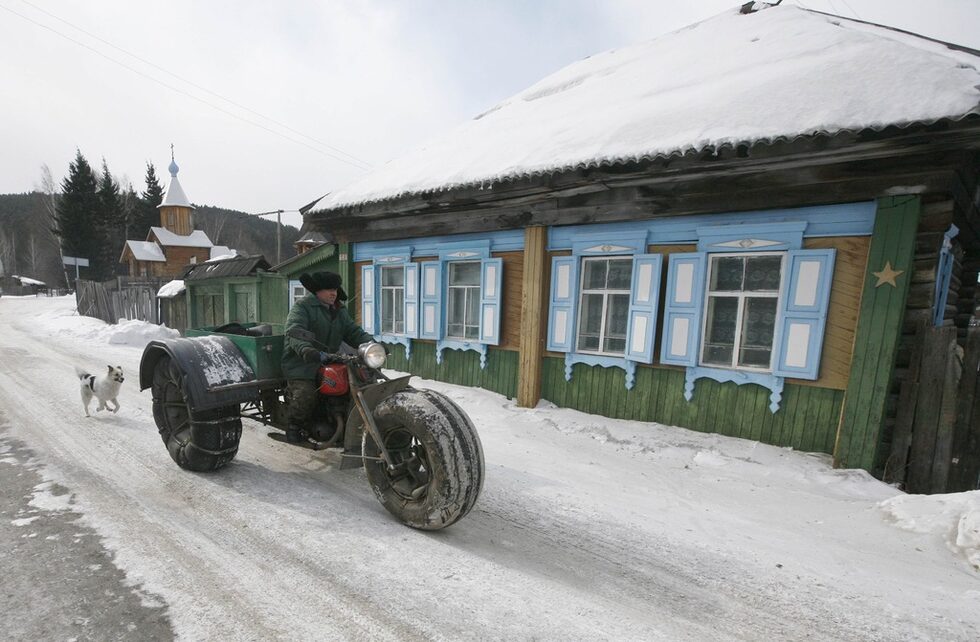 Предвид състоянието на "улиците" в градчетата на руската тайга и за тях "Боливар" е идеален избор.
