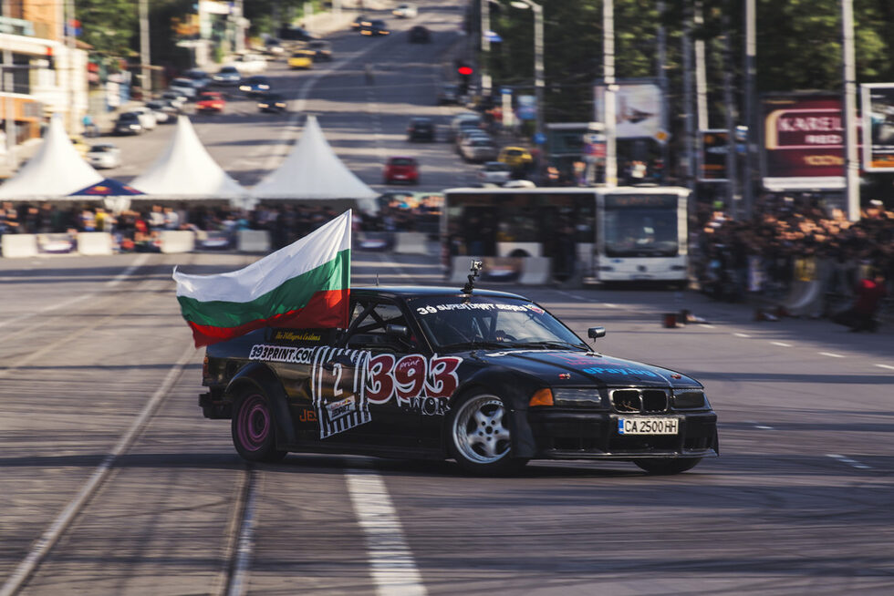 Александър Язов с БМВ E30 344i остана втори с 284 т., а трети с 271 т. остана Волен Василев с "Ауди" 100 Quattro.