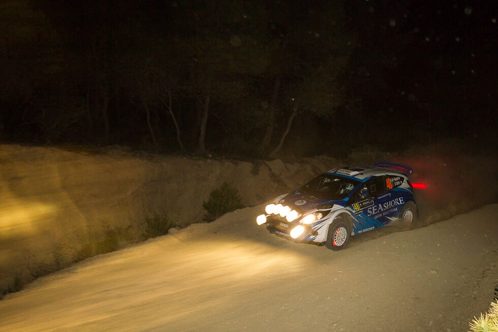 Пилотите с автомобили Super 2000 раздаваха не по-малко газ от батковците с WRC автомобили.