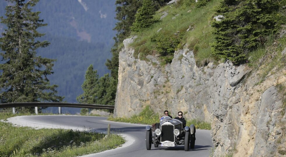 Един от най-старите автомобили в надпреварата е този Buick Speedster от 1924 година.<br />