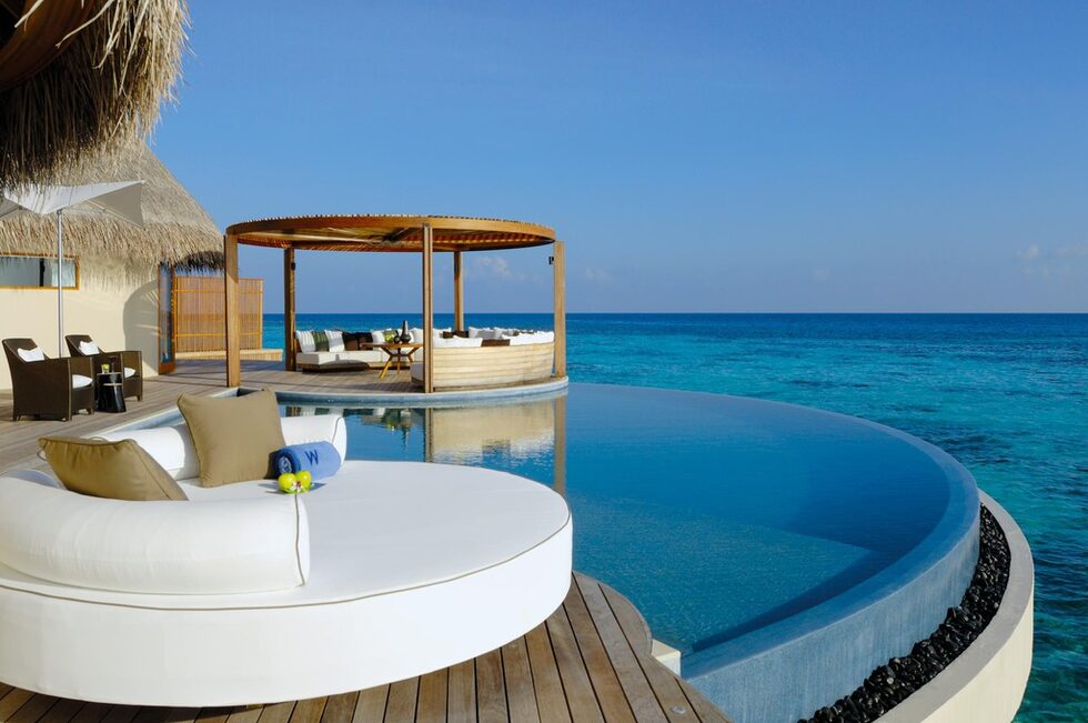 Луксозният "W Retreat & Spa Maldives" е разположен на частния остров Фесду, на Северния Ари Атол от Малдивските острови.<br />