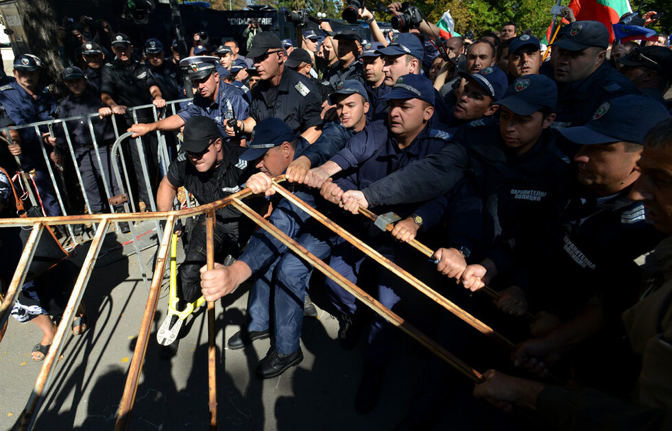 Фотогалерия: "Голямо посрещане", контрапротест и привърженици на ГЕРБ