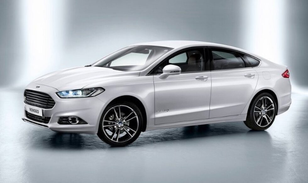 <a href="http://www.dnevnik.bg/skorost/2012/09/11/1904277_fotogaleriia_ford_predstavi_ambicioznoto_novo_mondeo/" target="_blank">Новото глобално &quot;Мондео&quot;</a> ще пристигне в Европа в края на 2014 г., предлагайки модерни технологии като награждавания 1.0-литров EcoBoost двигател, бензиново-хибридна версия, изцяло LED фарове и т.н.