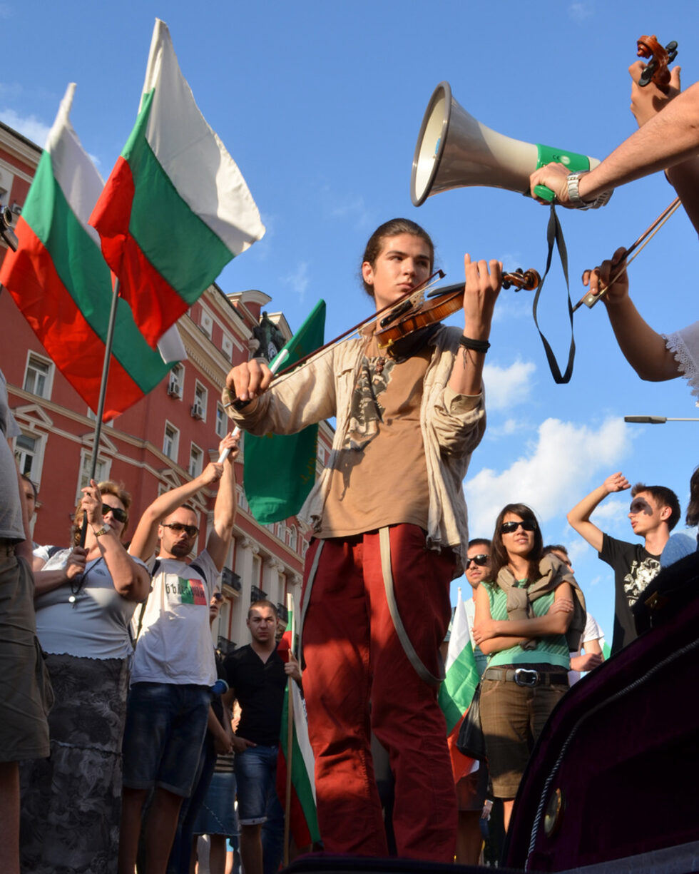 Фотогалерия:''Чуйте ни!" - протестите през погледа на Тихомира Методиева - Тихича