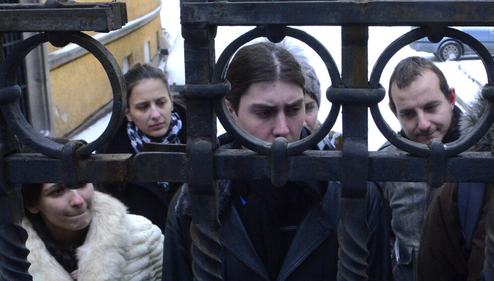 Новите окупатори реагираха остро на думите й и разговорът се превърна в десетминутен спор.