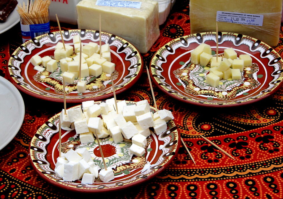 разбира се със мезета,