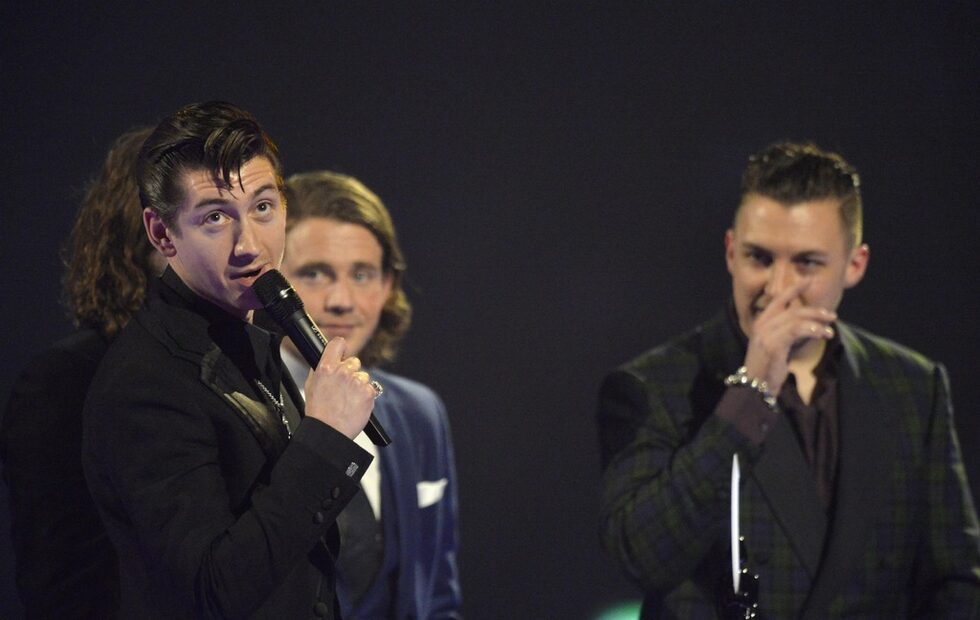 Групата Arctic Monkeys спечели както наградата за най-добра група, така и за най-добър албум, което се случва за трети път след 2007 и 2008 г. Вокалистът Алекс Търнър коментира след това, че заедно с колегите му не влагат чак толкова значение в отличия от подобен сорт, защото "успехът на една група не се измерва по размера на техния кабинет с трофеи".