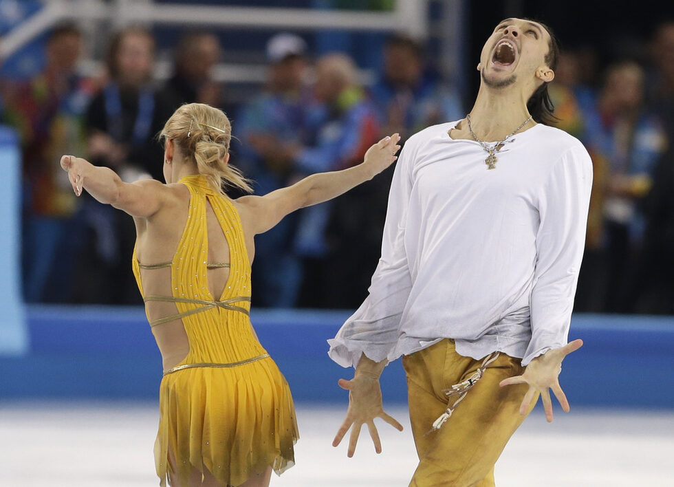 Руснаците Татяна Волосожар и Максим Транков спечелиха <a href="http://www.dnevnik.bg/sport/2014/02/12/2240344_rusnaci_specheliha_titlata_pri_sportnite_dvoiki/" target="_blank">златните медали при спортните двойки във фигурното пързаляне</a>