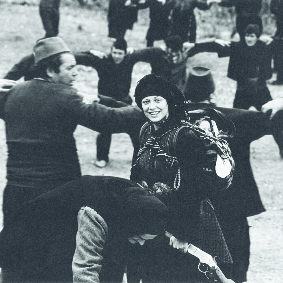 Кадър от "Мера според Мера" (1981) на Георги Дюлгеров, който в четвъртък в рамките на София филм фест получи Награда на София за приноса си към киното.
