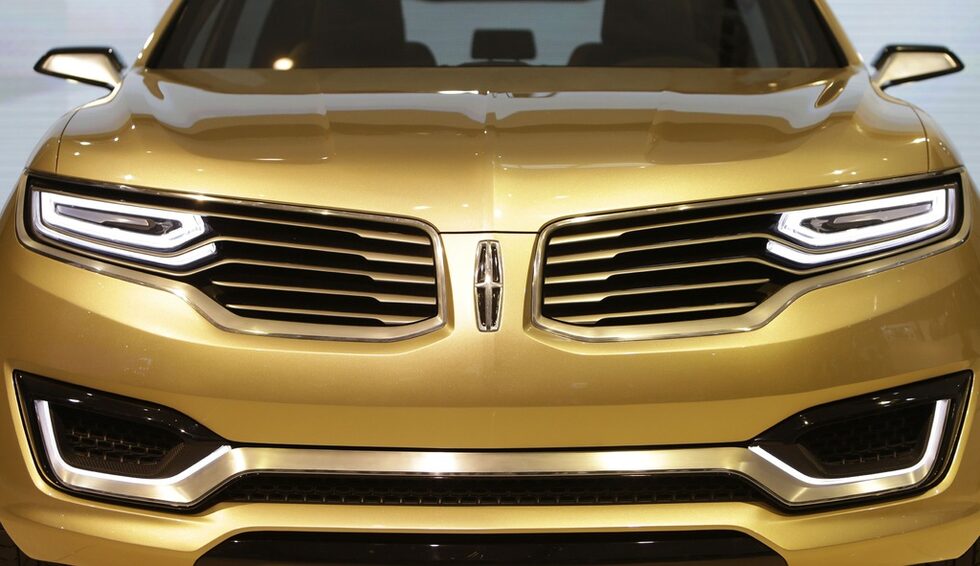 Американската марка "Линкълн" представи прототипа MKX Concept. Глобалният SUV трябва да стане третият от четири изцяло нови модела, който концернът ще пусне до 2016 г.
Любопитно е, че колата черпи вдъхновение едновременно от самолетите и мотоциклетите