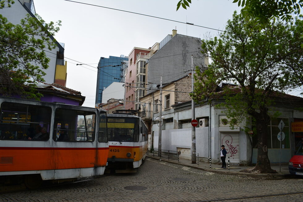 2. <a href="http://www.dnevnik.bg/live/novini_ot_vas/2014/04/25/2287643_kazvat_che_tova_e_centura_na_sofiia/" target="_blank">Казват, че това е центъра на София</a><br />
<br />
18868 прочитания<br />
<br />
Автор: <a href="http://id.capital.bg/vladimiryosifov" target="_blank">Владимир Йосифов</a>