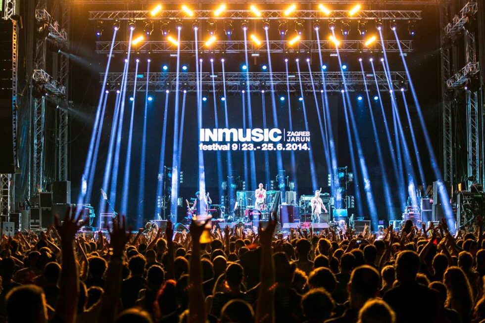 Inmusic e eдин от големите летни музикални фестивали на открито на Балканите и най-големият в Хърватия. Тазгодишното девето издание се проведе между 23 и 25 юни на два острова в красивото езеро Ярун в покрайнините на Загреб, а сред изпълнителите бяха Black Keys, The Pixies, MGMT, the Bombay Bicycle Club, Flogging Molly, Wolfmother и много други групи от рок и инди сцената. В последните три години The National Geographic Traveller, CNN International и The Huffington Post класират Inmusic сред най-добрите музикални фестивали в света, затова "Дневник" реши да провери как се забавляват хората в Хърватия.
