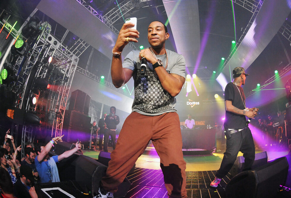 Рапърът <a href="https://twitter.com/ludacris" target="_blank">Лудакрис</a> има профил от 2008 г. и използва страницата си в "Туитър" предимно за промоция на събитията, свързани с него, както и забавни сцени, снимки, клипове, които са му допаднали, или пък други фрази. Има 9.52 млн. последователи и е на четвърто място в подредбата.