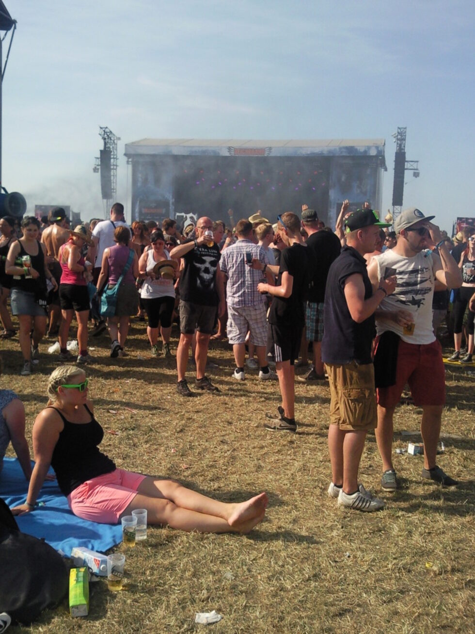 Водно оръдие, за разхлаждане. В дъното е втората сцена - Waterstage