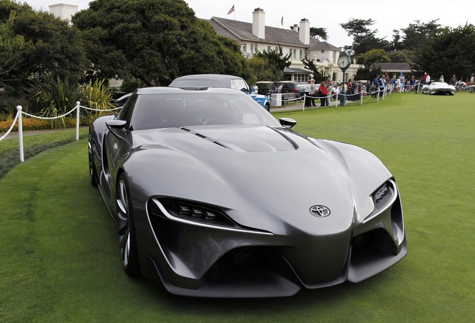 <a href="http://www.dnevnik.bg/skorost/2014/01/18/2221220_fotogaleriia_toiota_ft-1_izmina_putia_ot_igrata_gran/" target="_blank">Toyota FT-1 </a>също е концептуална разработка.